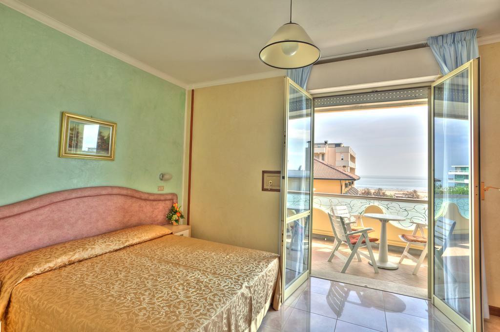 Hotel Ca D'Oro Cervia Værelse billede